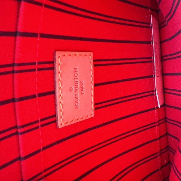 Louis Vuitton Neverfull MM Monogram - Picture 10 of 16